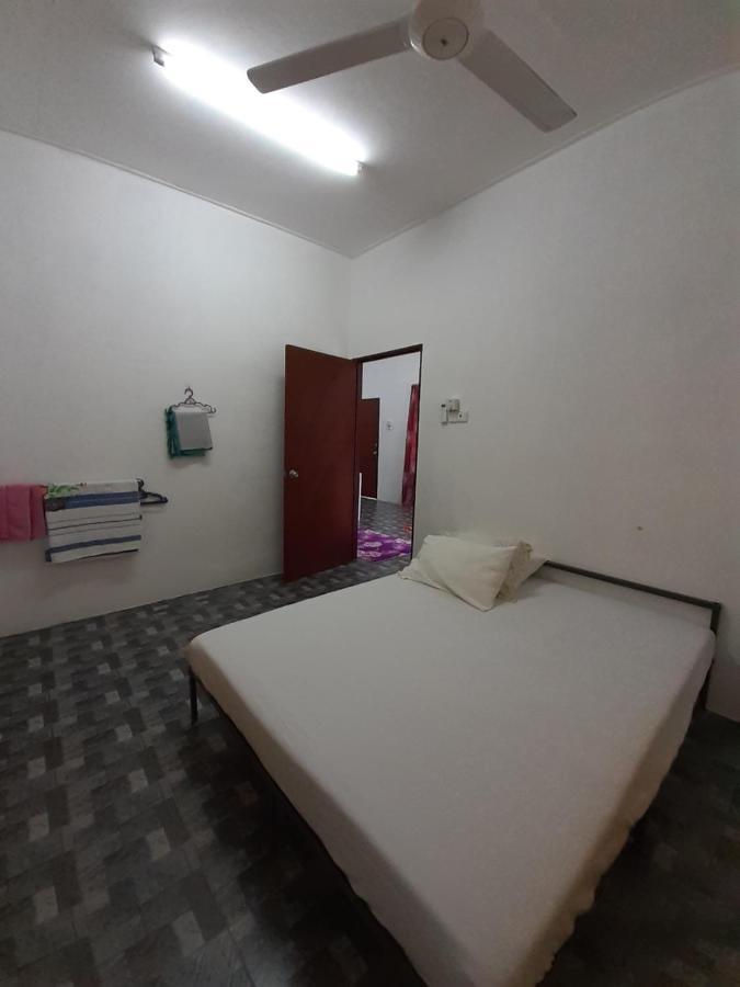 Homestay Idaman B B With 2 Room Aircond 2 Quen Bed And Not Sharing Room -Privacy クアラ・トレンガヌ エクステリア 写真