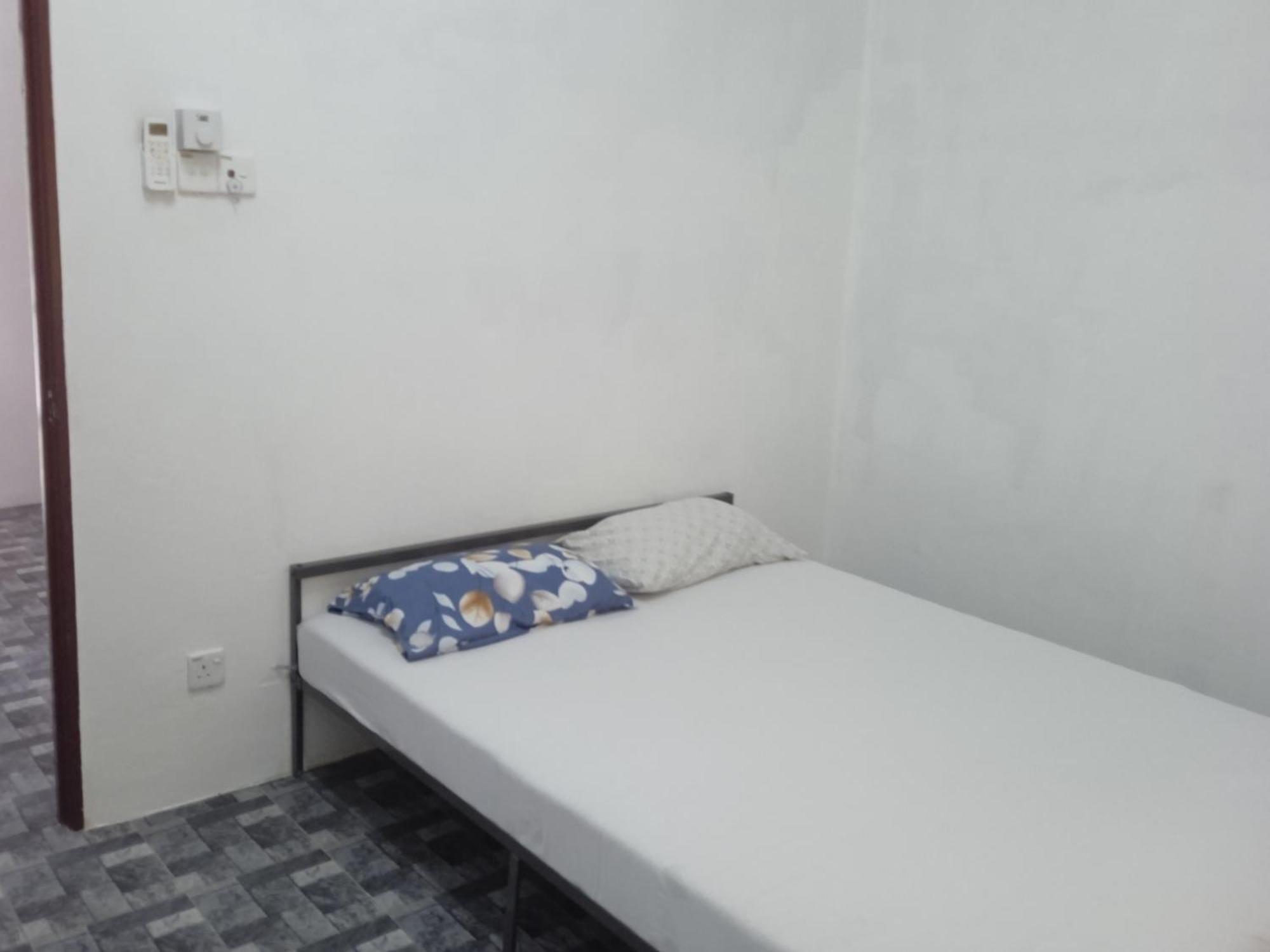 Homestay Idaman B B With 2 Room Aircond 2 Quen Bed And Not Sharing Room -Privacy クアラ・トレンガヌ エクステリア 写真