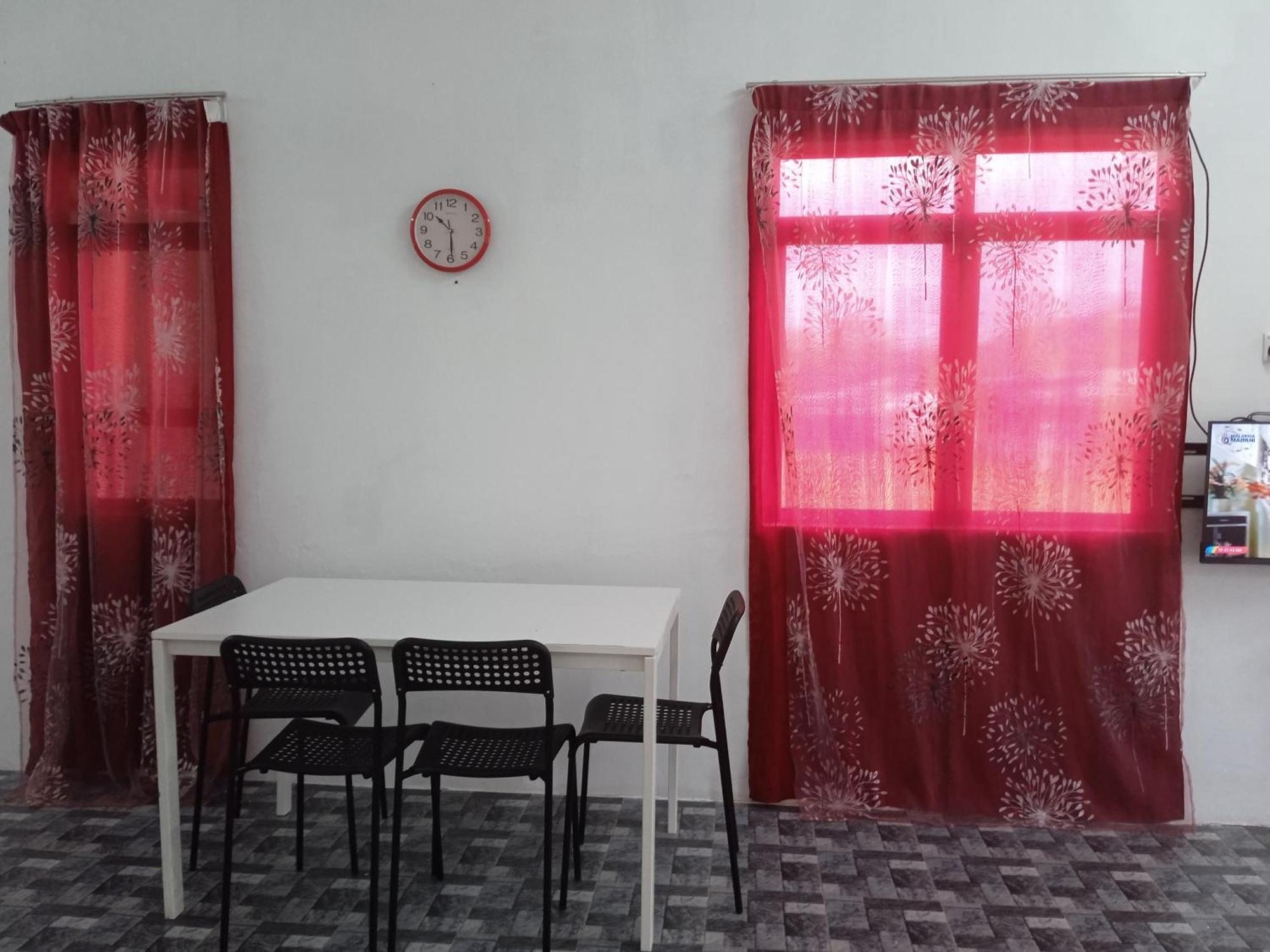 Homestay Idaman B B With 2 Room Aircond 2 Quen Bed And Not Sharing Room -Privacy クアラ・トレンガヌ エクステリア 写真