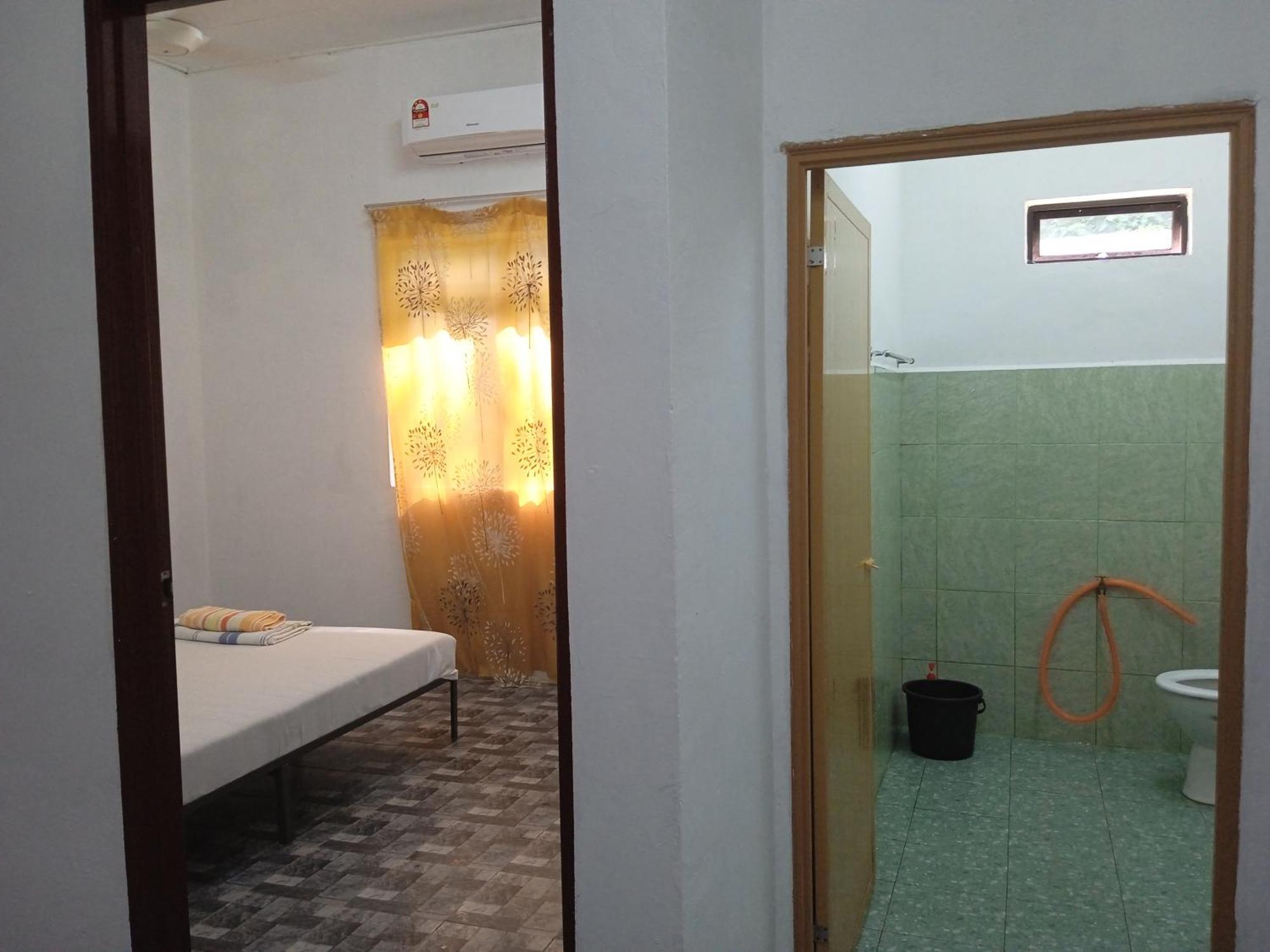 Homestay Idaman B B With 2 Room Aircond 2 Quen Bed And Not Sharing Room -Privacy クアラ・トレンガヌ エクステリア 写真
