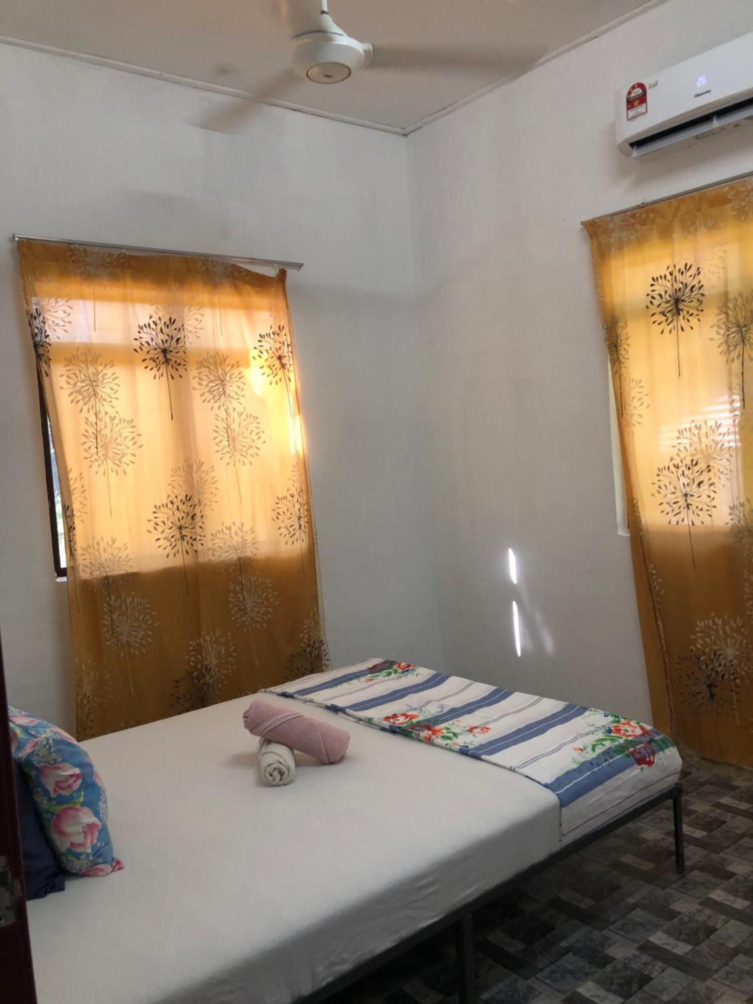 Homestay Idaman B B With 2 Room Aircond 2 Quen Bed And Not Sharing Room -Privacy クアラ・トレンガヌ エクステリア 写真