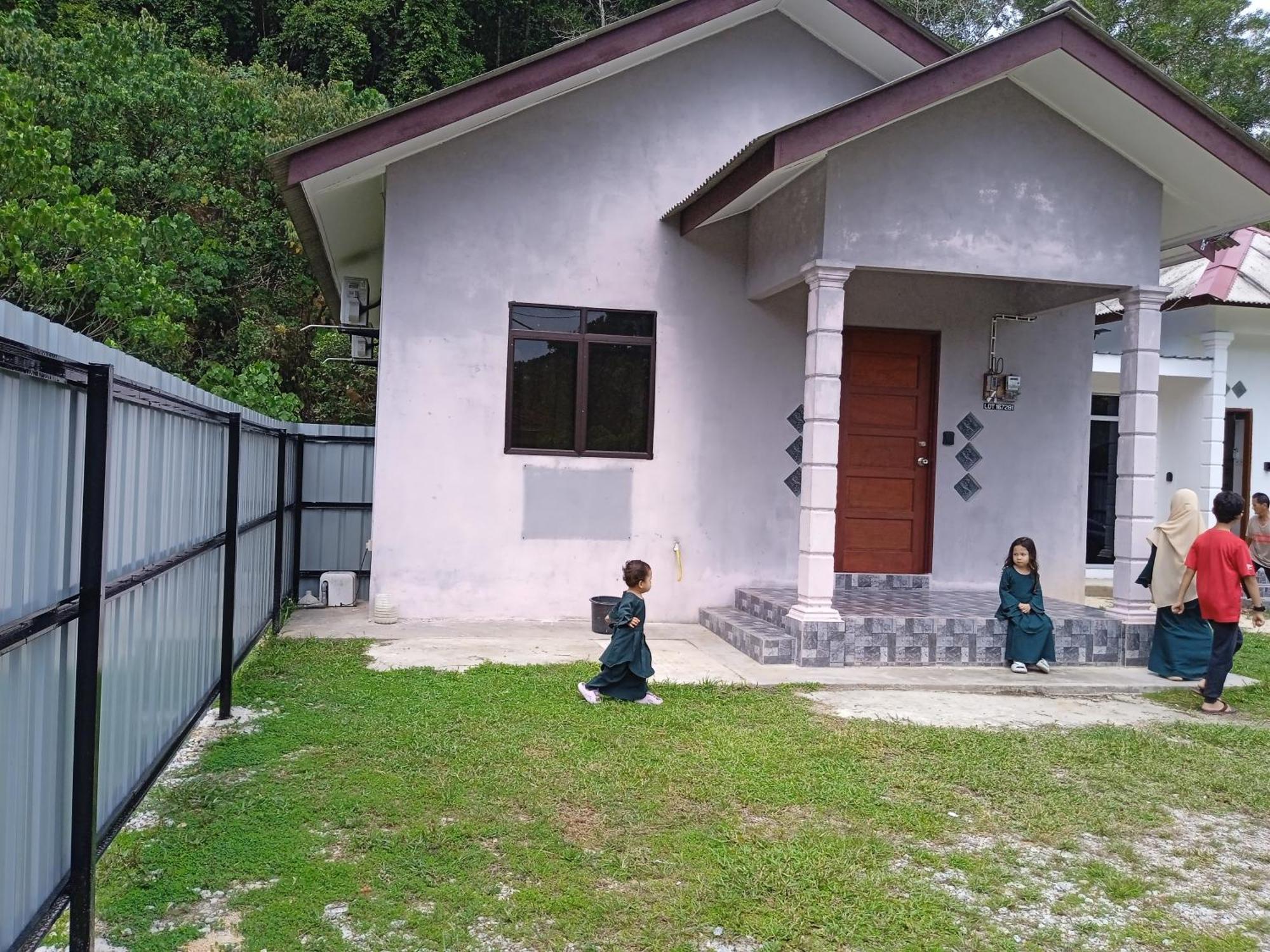 Homestay Idaman B B With 2 Room Aircond 2 Quen Bed And Not Sharing Room -Privacy クアラ・トレンガヌ エクステリア 写真